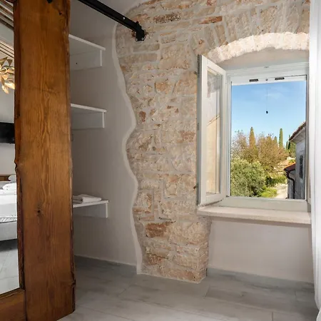 Della Croce Bed & Breakfast 4*