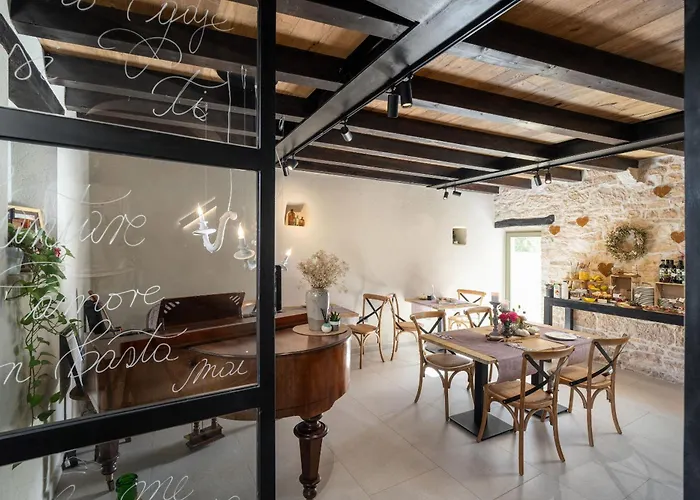 Della Croce Nocleg ze śniadaniem 4*