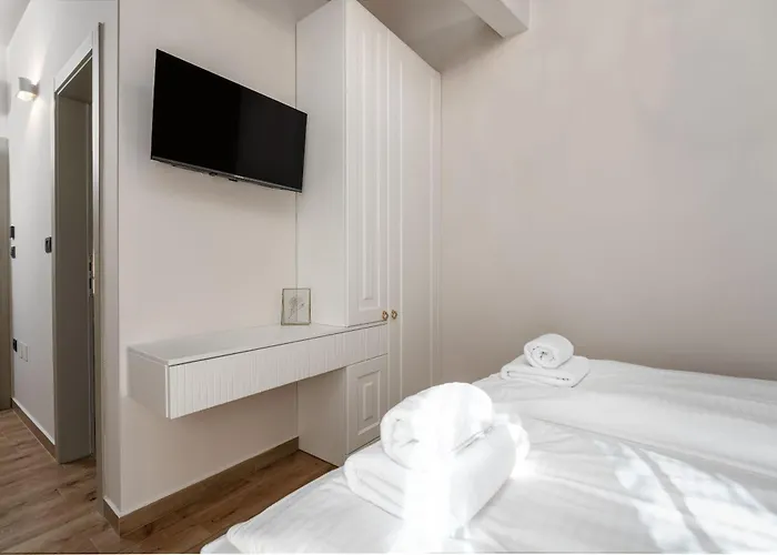 Della Croce Nocleg ze śniadaniem 4*