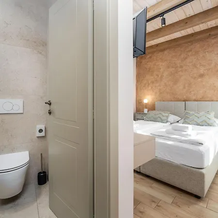 Della Croce 4* Светвинченат