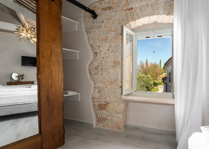 Della Croce Couette-café 4*